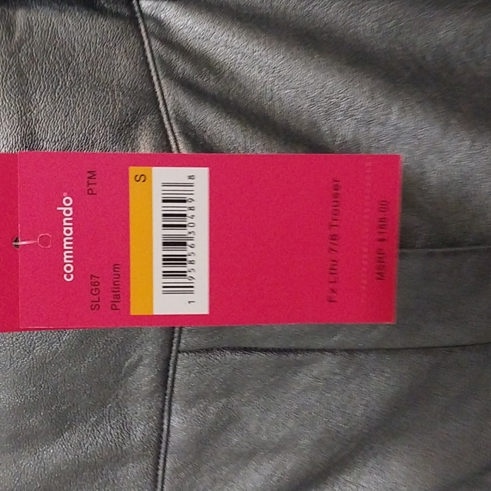 Commando lined color platinum size small brand new fully lined faux leather.